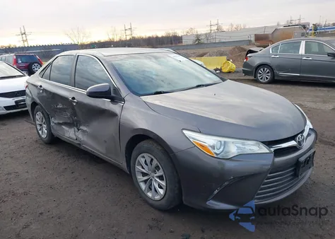 2016 Toyota Camry Le z USA, uszkodzony, nr VIN 4T4BF1FK2GR554263